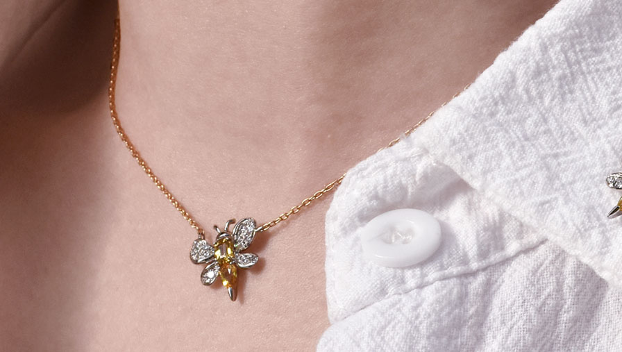 lucy bee PNC着用画像