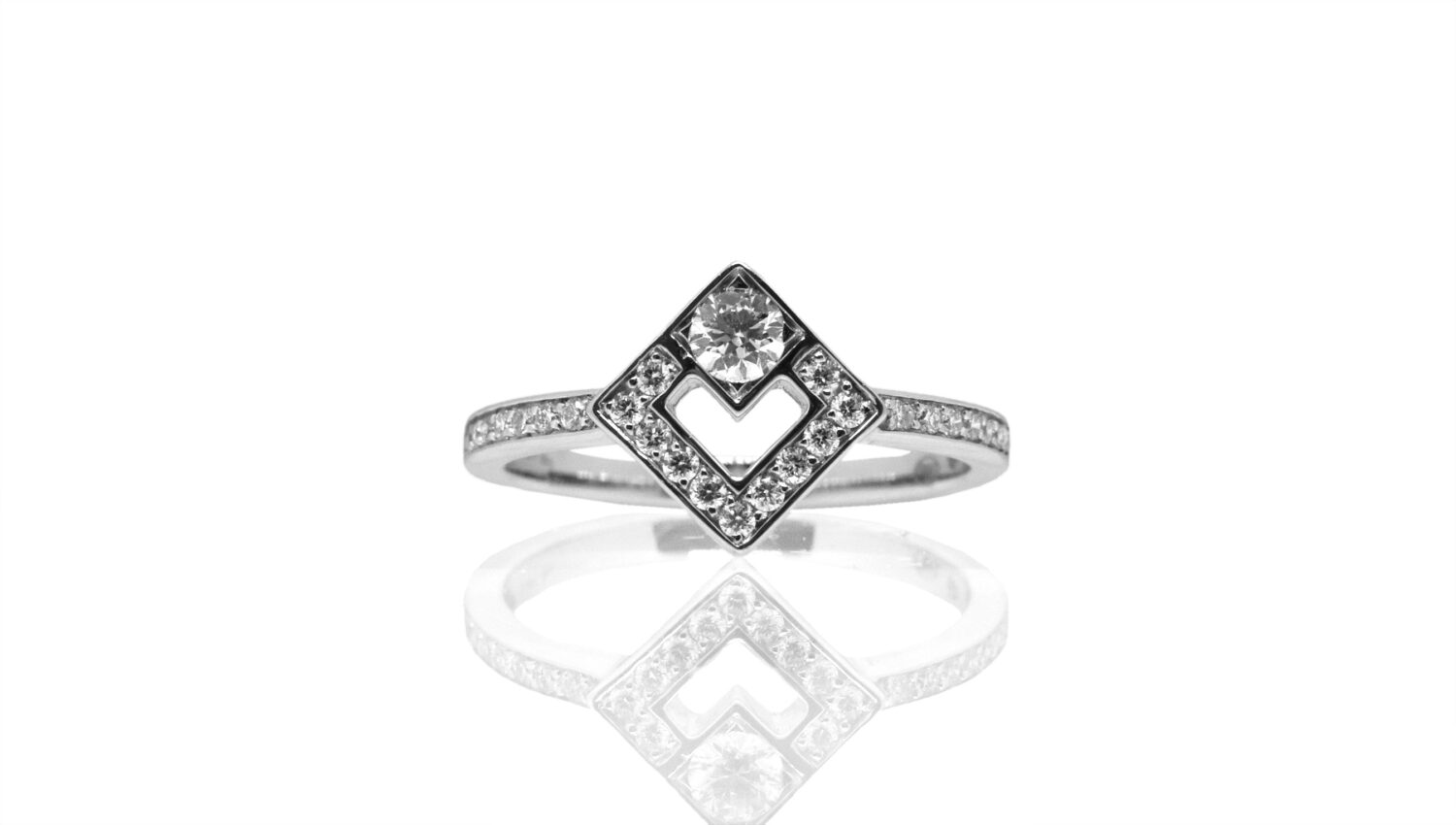 KORLOFF Eclat K18WGダイヤリング WFRKF EC003