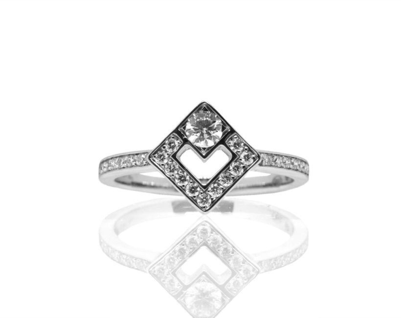 KORLOFF Eclat K18WGダイヤリング WFRKF EC003